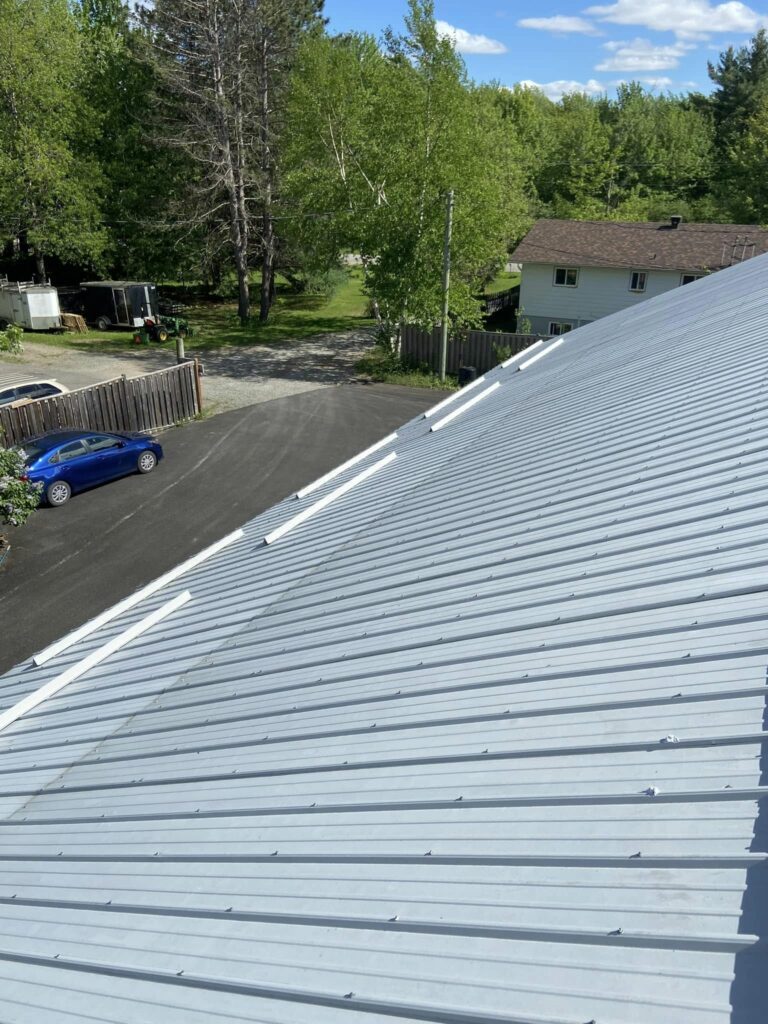 LES TOITURES CHARETTE ROOFING INC - photo 1