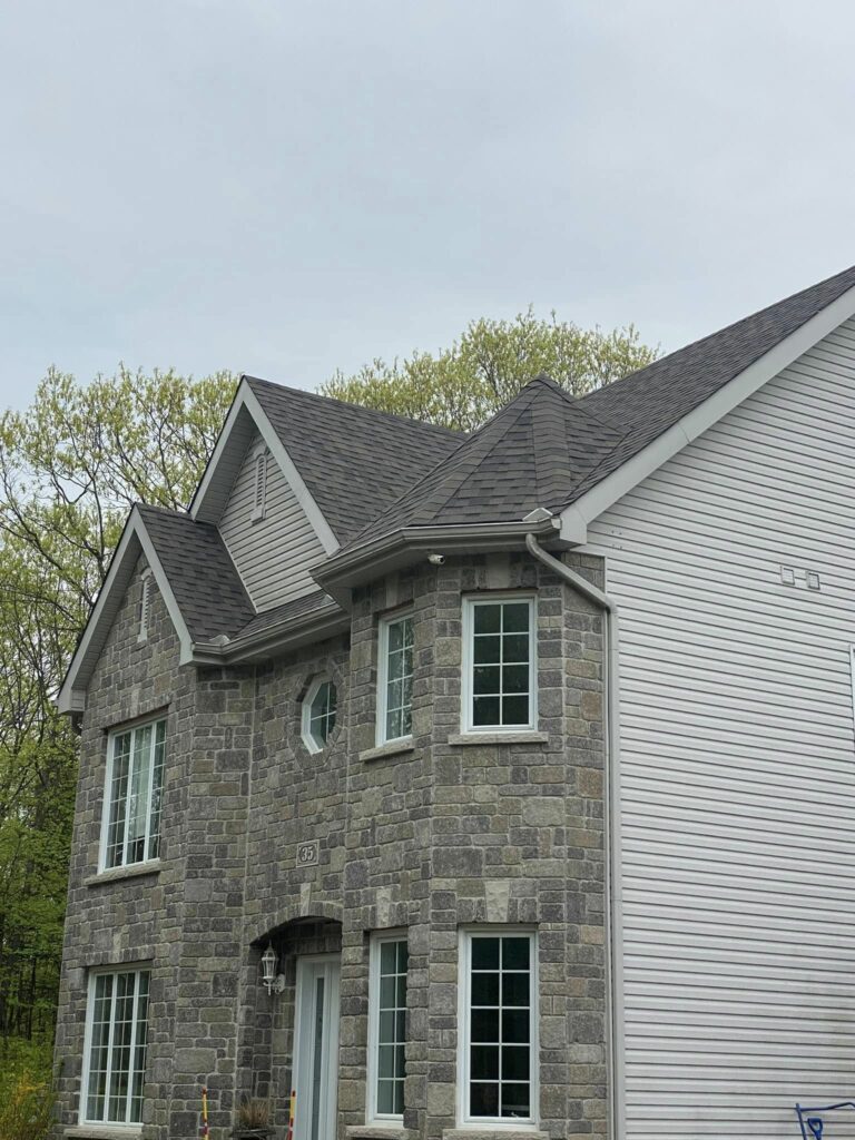 LES TOITURES CHARETTE ROOFING INC - photo 2