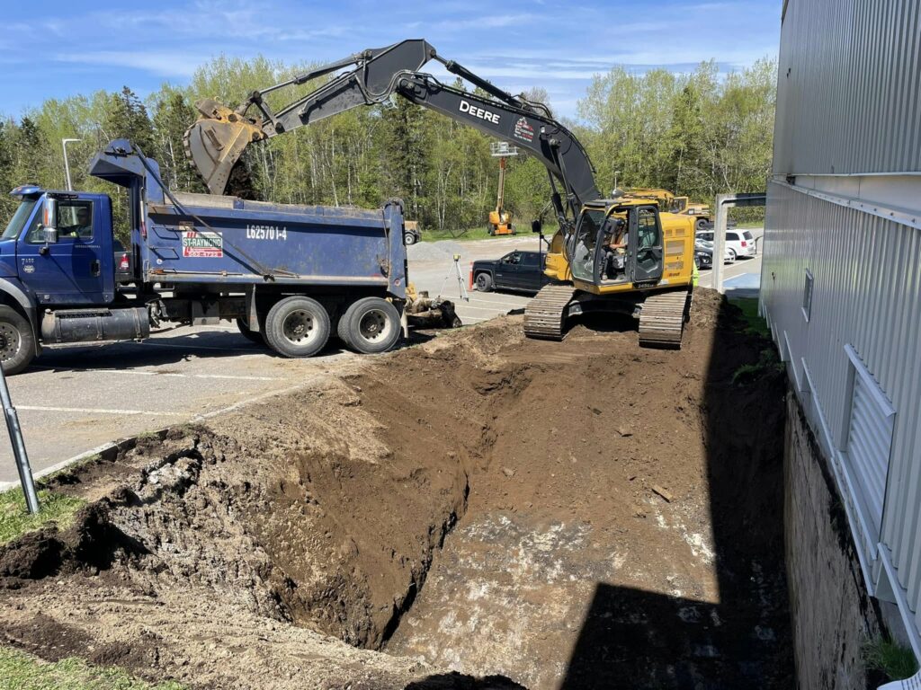 EXCAVATION DE L&rsquo;EST INC - photo 6